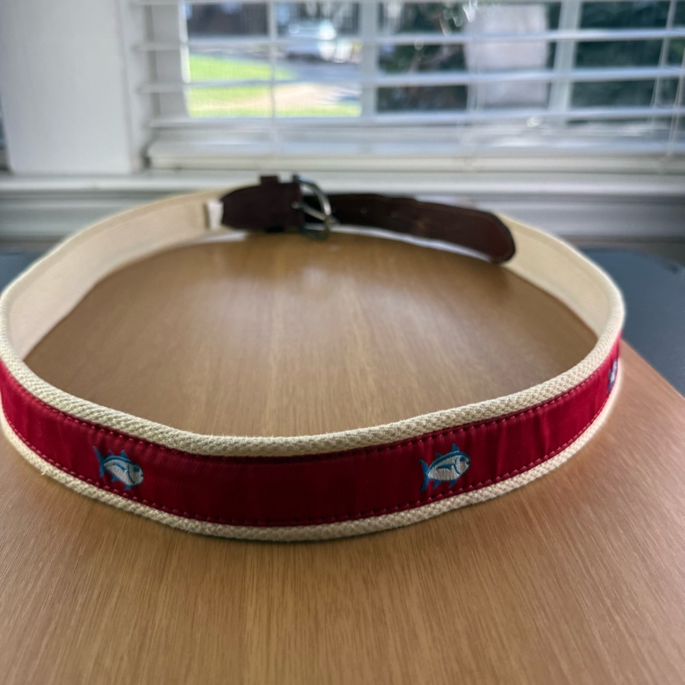 Southern Tide The Skipjack Leather Canvas Fish Logo Red Belt Men’s size 38 - Picture 2 of 15